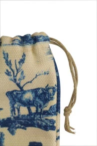 Pochon De Rangement Ciseaux Toile De Jouy Bleue 5 Pochon De Rangement Ciseaux Toile De Jouy Bleue – Image 3