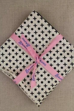 Quatre Serviettes Travaux Noir 1 Et 2 -Maison Sajou Soldes quatre serviettes travaux noir 1 et 2 4